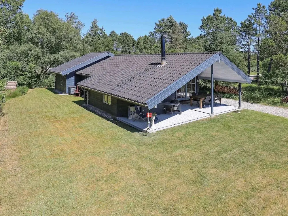 Lively Holiday Home in Ålbæk near Sea