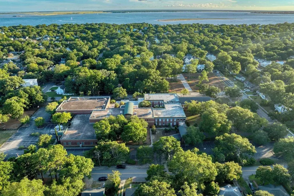 The Powder Cottage by Avantstay Heart of Old Mt. Pleasant Near Sullivans