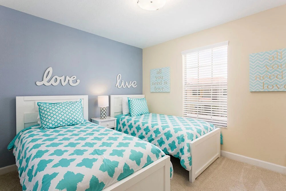Paradise Palms 2946