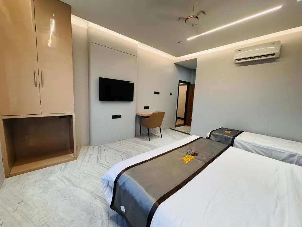 Hotel Mumbai House Pithampur