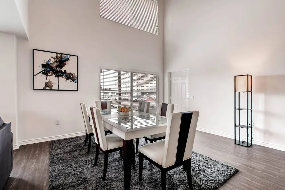 Beautiful San Diego Private Entrance Open Bedroom + Upstairs Loft! (H1)