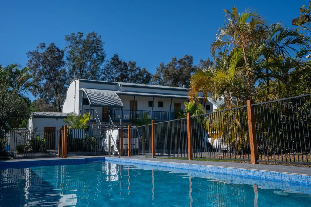 Novena Palms Motel
