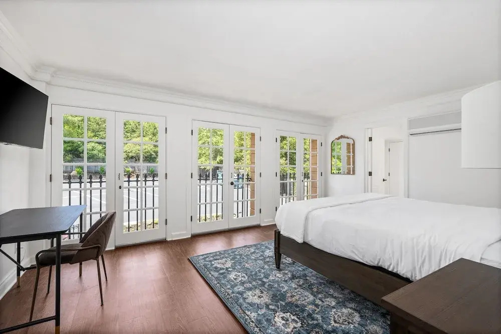 Sonoma Stonehouse Hotel