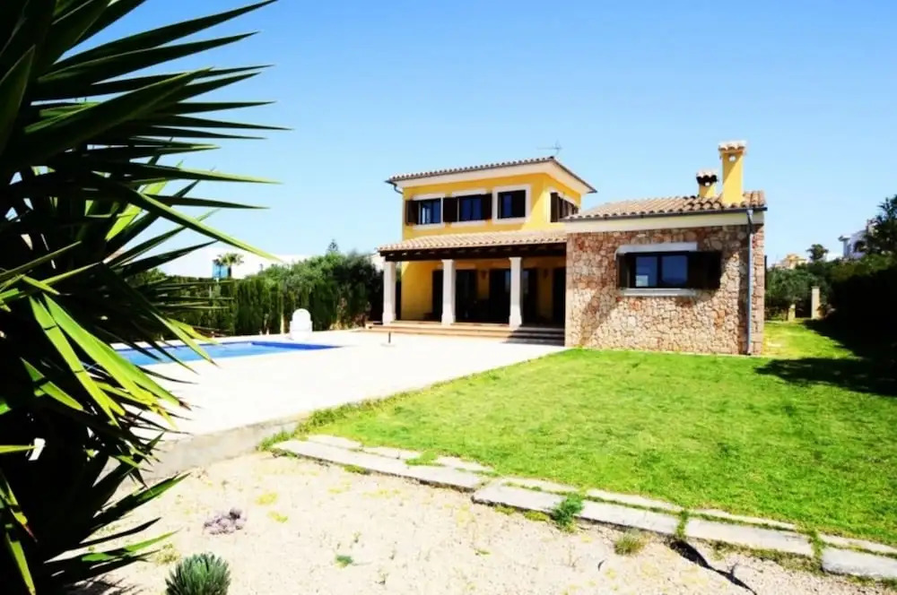 102947 -  Villa in Llucmajor
