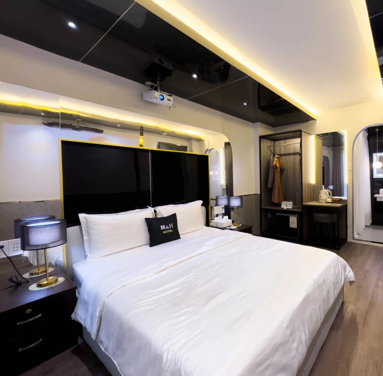 M&H Hotel