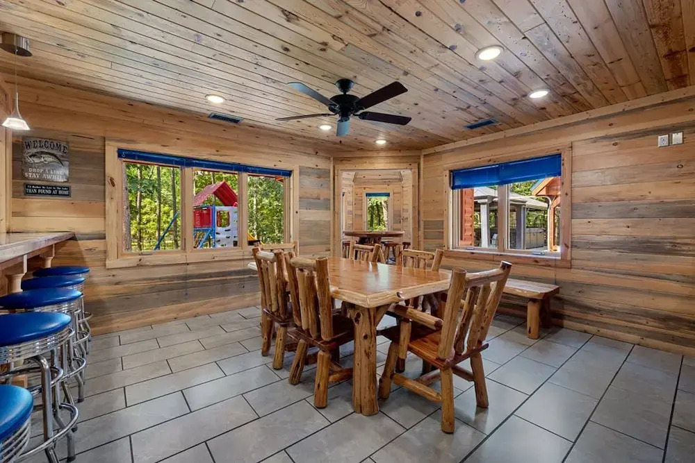 Blue Bass Lodge Pine Getaway With Hot Tub Fire