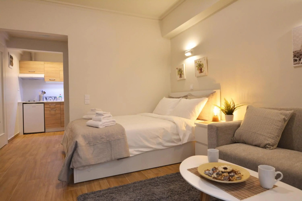 Studio Posh with garden in Kolonaki