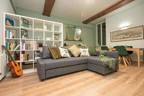 Flat 2 Bedrooms 1 Bathroom - Genoa