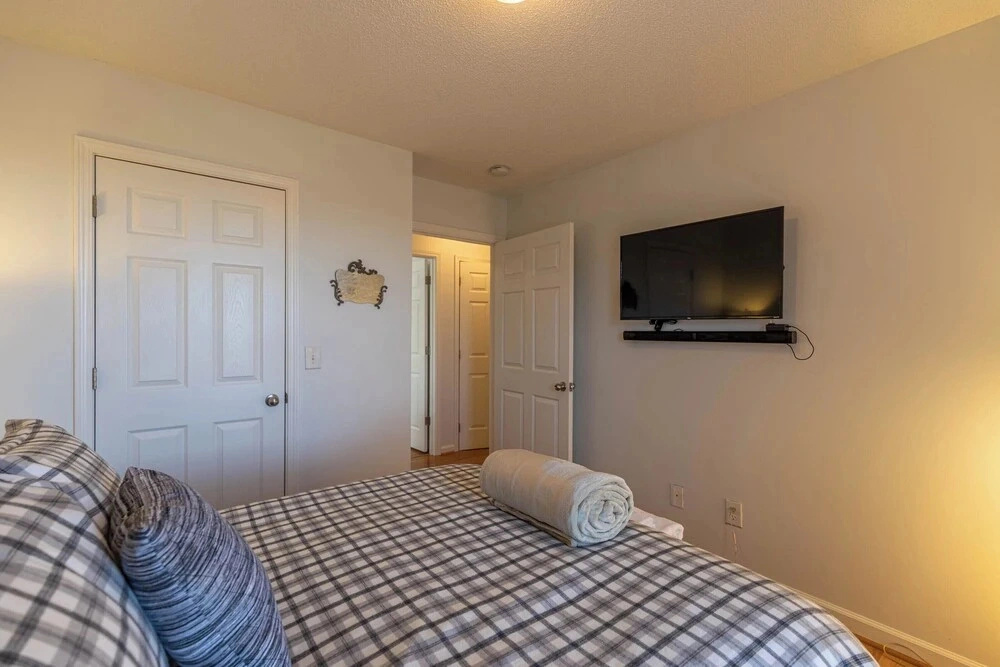 Seven Devils Sunrise - Updated Home With Mountain Views, gas Firetable, & Game Room