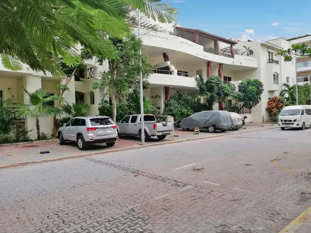 Las Olas 203