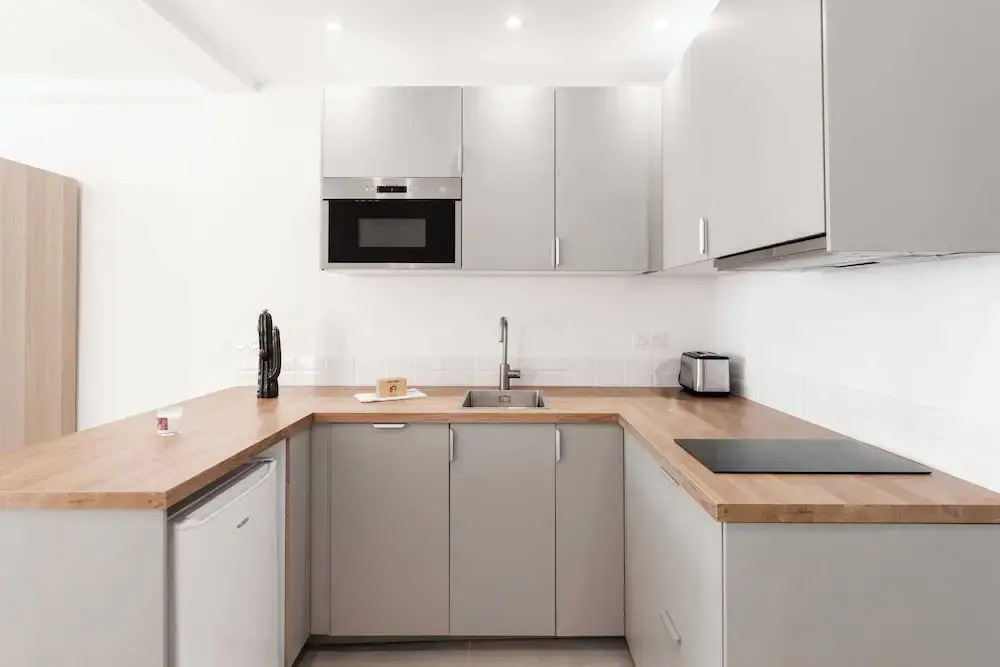 Charming Studio - 2p/ac - Sea View - Antibes