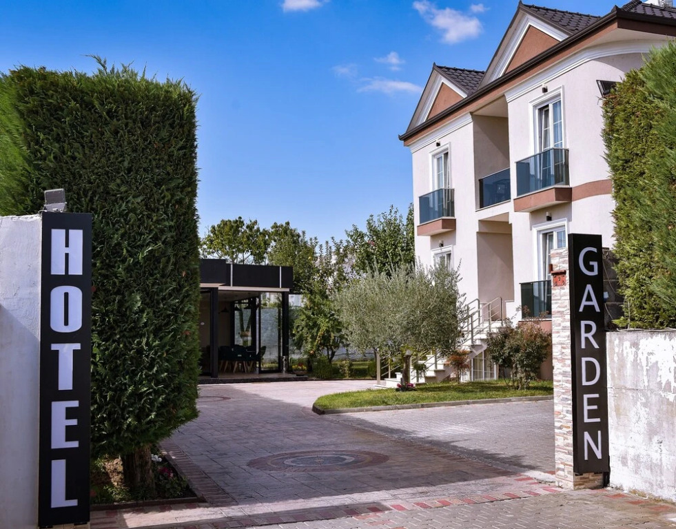 Airport Garden Hotel