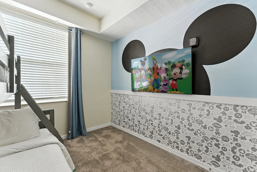 Spacious 2BR Mickey Bedroom Lake View