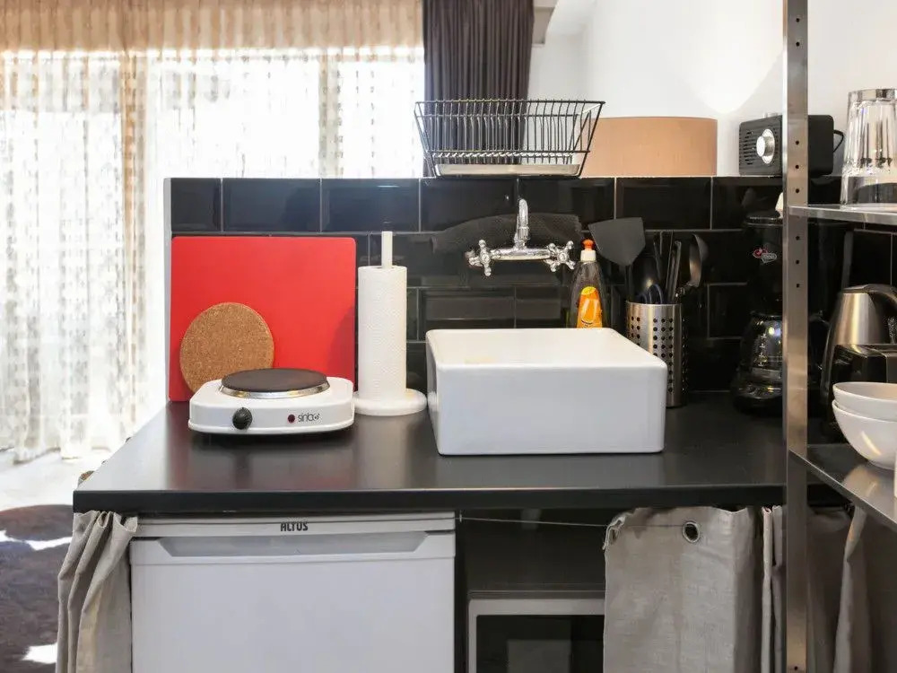 Chiconomy Suites