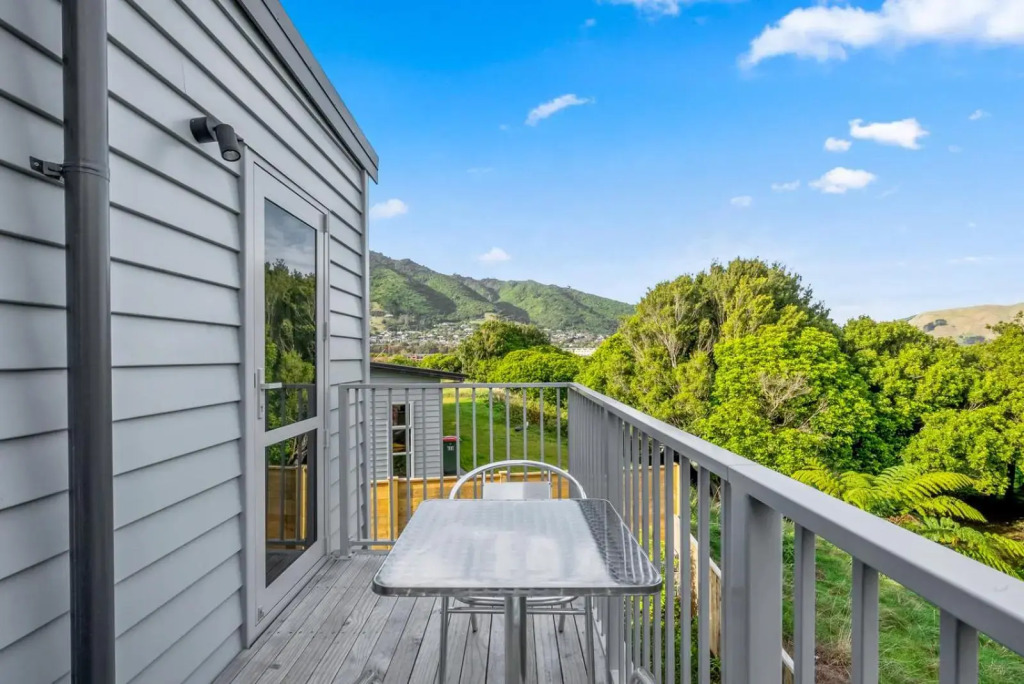Slice of Paradise - Waikanae Self-Contained Holiday Unit