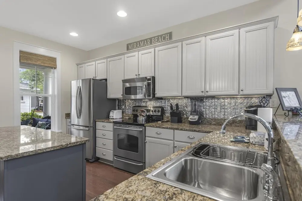 1285 Laurel Grove 'seabatical'