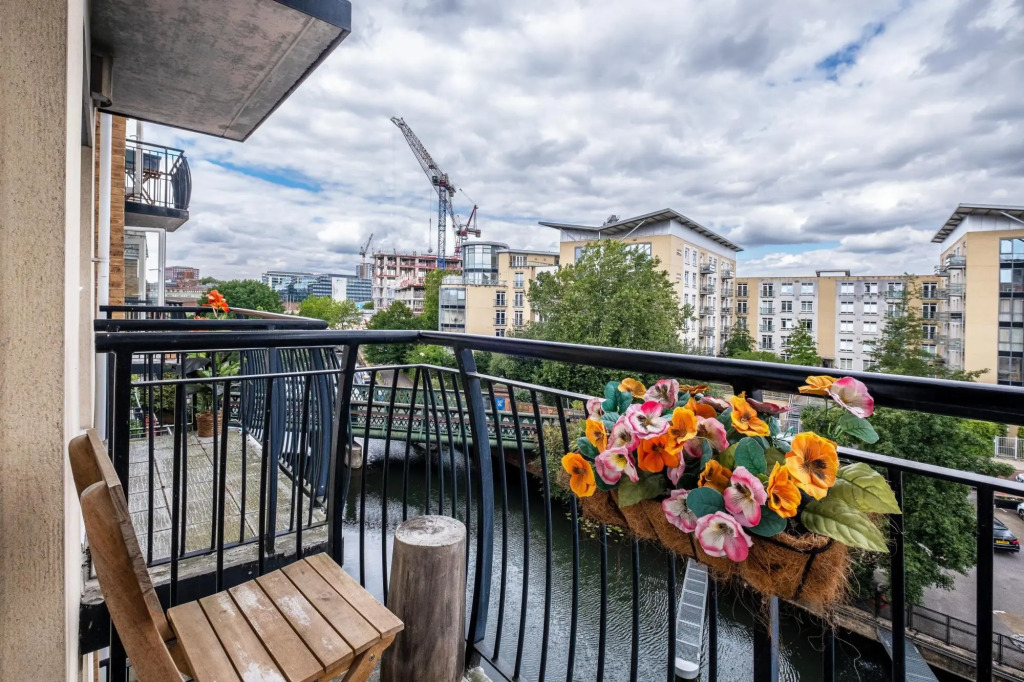 Reading Town Centre River View Serviced Apartments