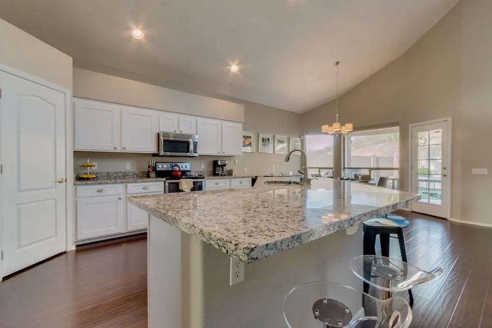 12th Way - 4 Br home by RedAwning
