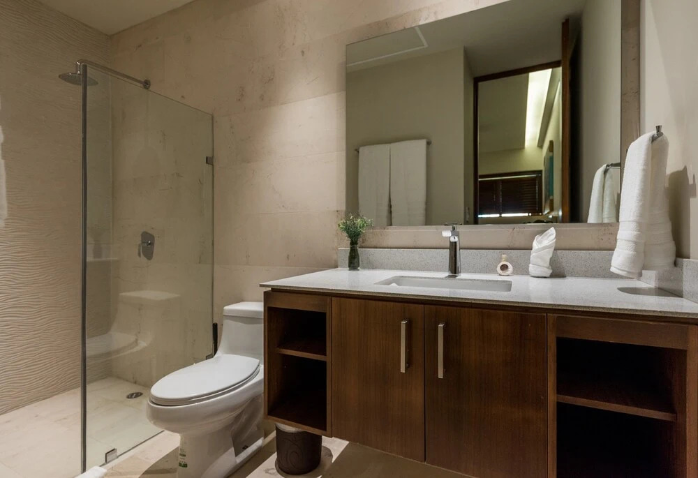 Caribbean Lifestyle 2BR steps from the beach by Happy Address