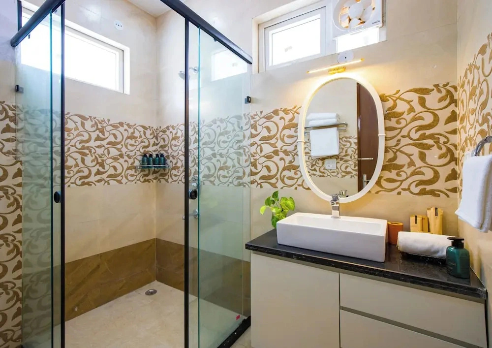 ELIVAAS Serenita Abode Tranquil Escape