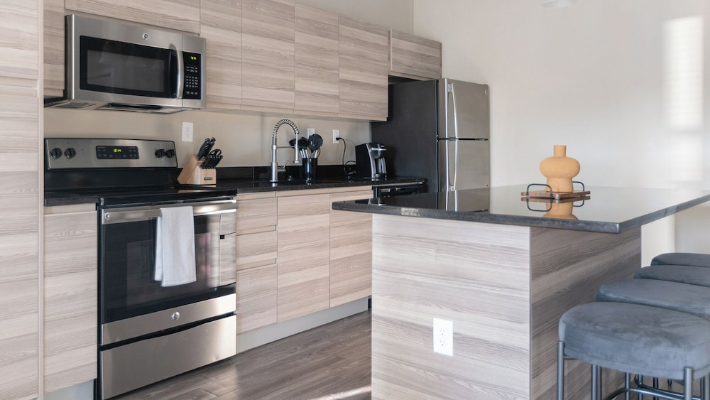 Landing Amazing 1bd, Gym, Yoga Studio