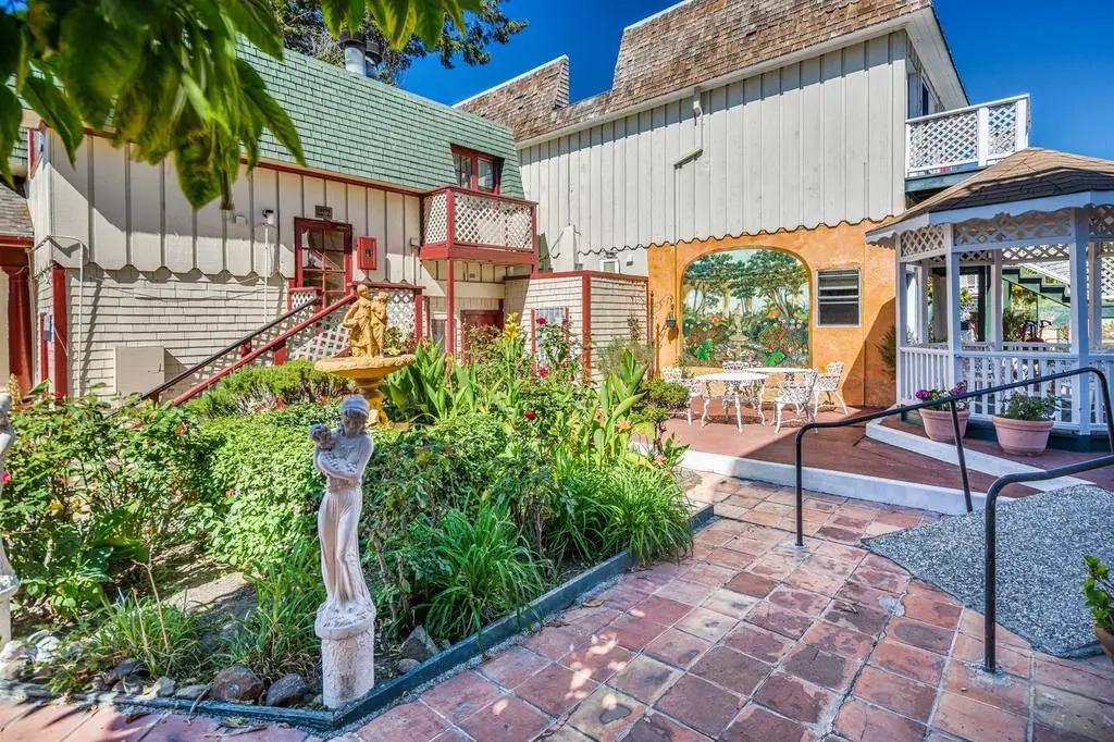 Rose Garden Inn