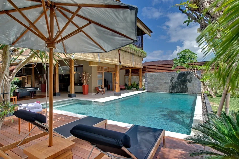 9 Bedrooms 9 Bathrooms-2 Pools Seminyak