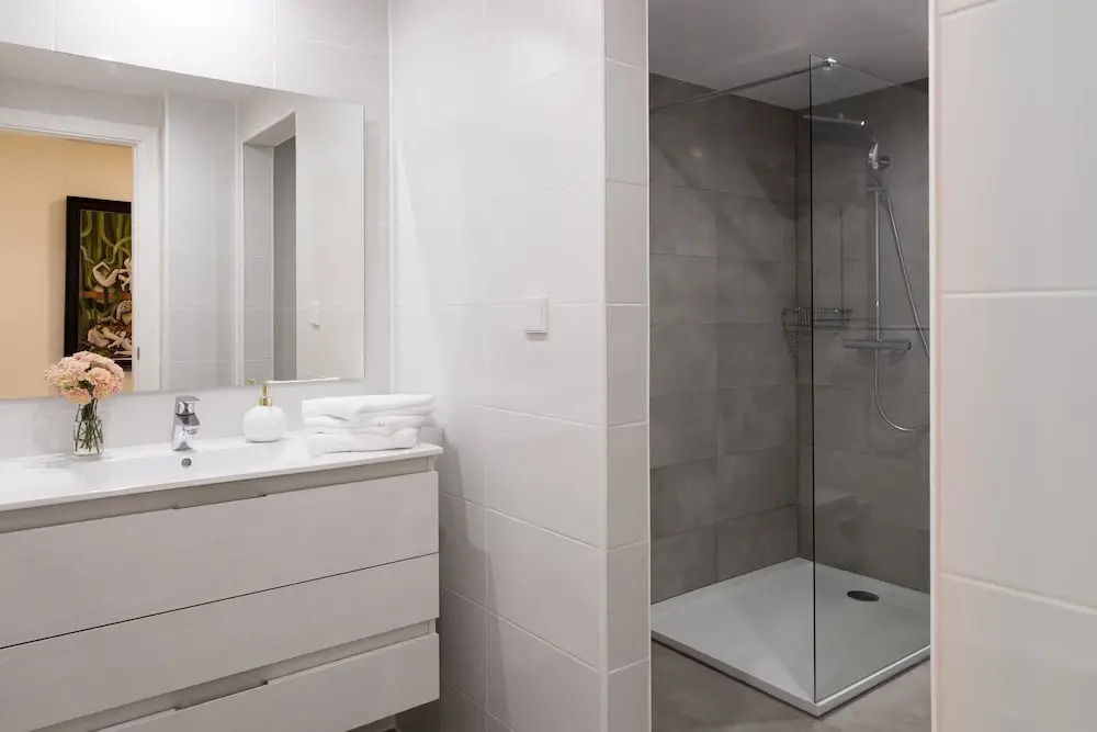 ELD3- Spacious 3 bedroom apt close to Puerto Banus