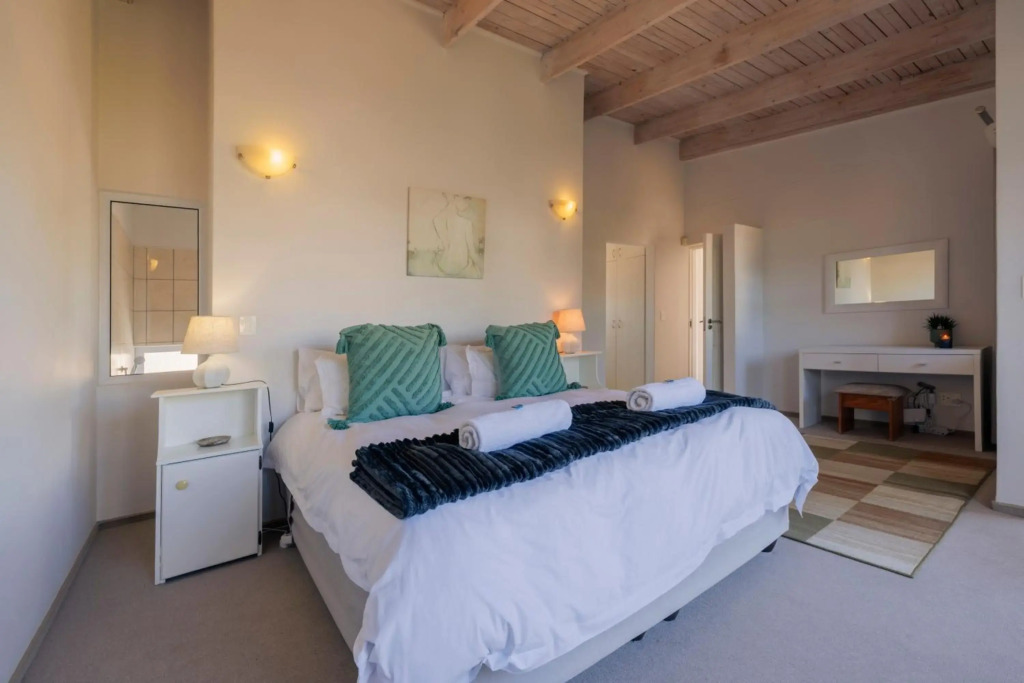 Waterfront Cottage B3