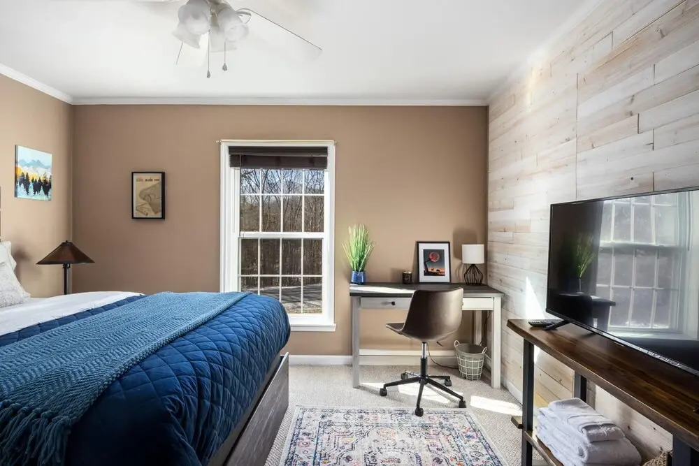 Industrial Chic Catskills All-season Getaway
