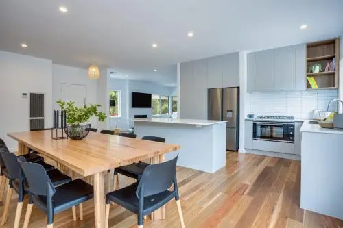 Mollys Beach House: