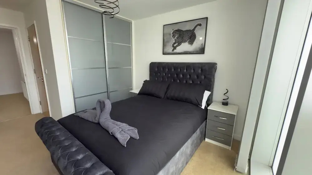 Central M K 2-Bedroom Apartment Sleeps 4 Parking