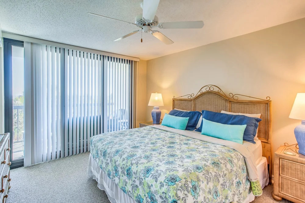 Pawleys Island Condo - Balcony, Pool & Ocean Views