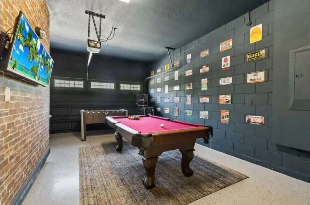 Family 5BR Retreat With Pool and Themed Bedrooms
