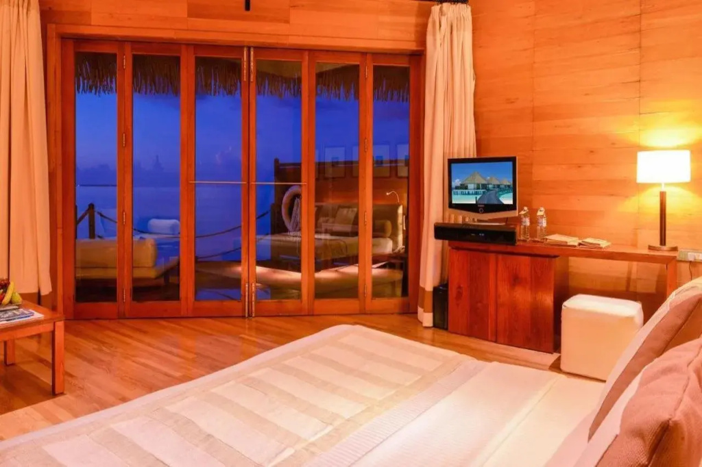 Курорт Adaaran Prestige Water Villas - with Dine around Premium All inclusive - 24 hours   45 Minutes from Male by Seaplane