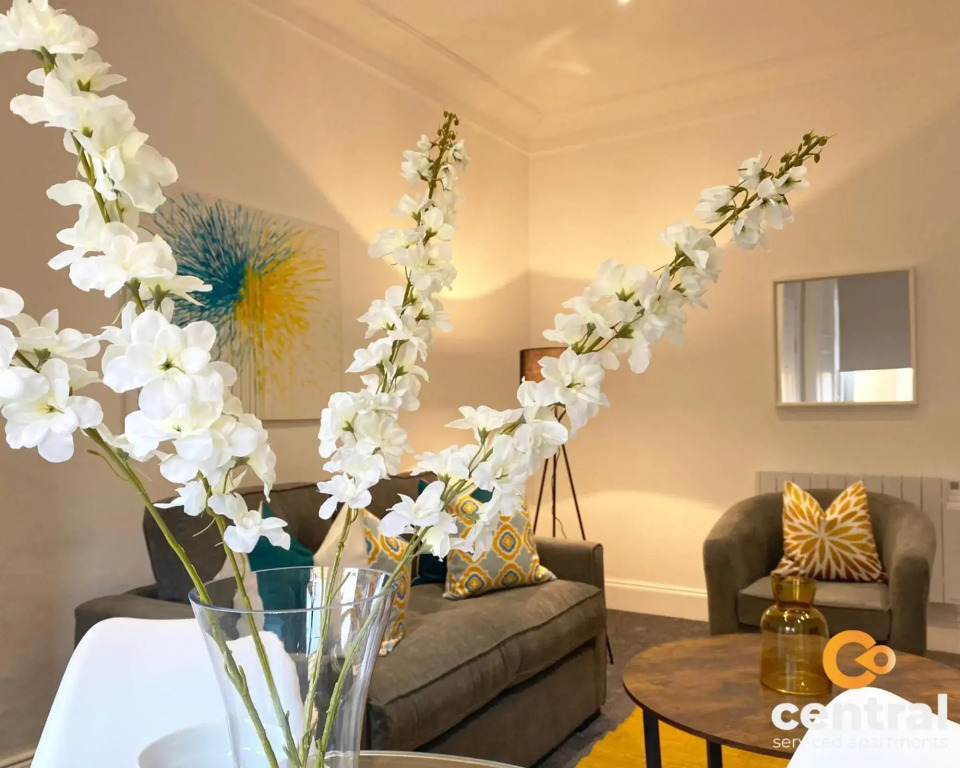 1 Bedroom Apartment by Central Serviced Apartments - Lawson Place - FREE Street Parking