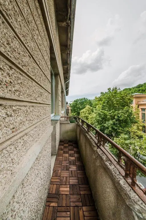 Central Apartment in Architectural Street
