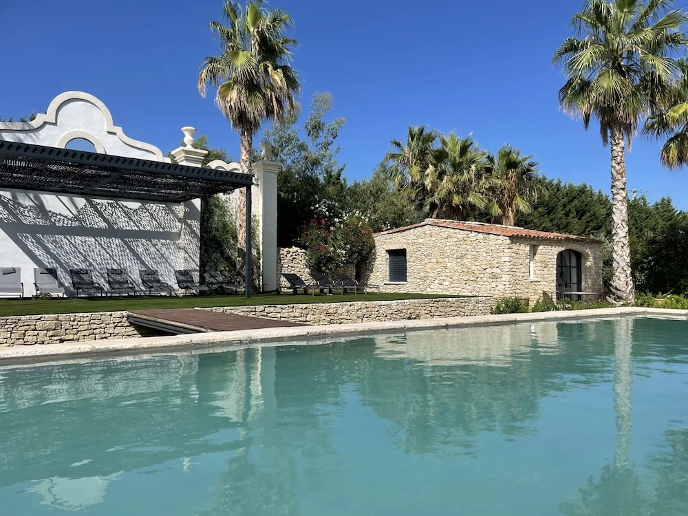 Pavillon de Charme 4p Piscine Jardin vue Solarium
