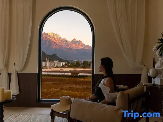 Linqi Guyin Lijiang | Golden Snow Mountain Sunshine · Sky Garden  Homestay