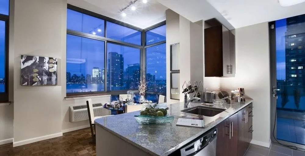 Luxy Suites Washington