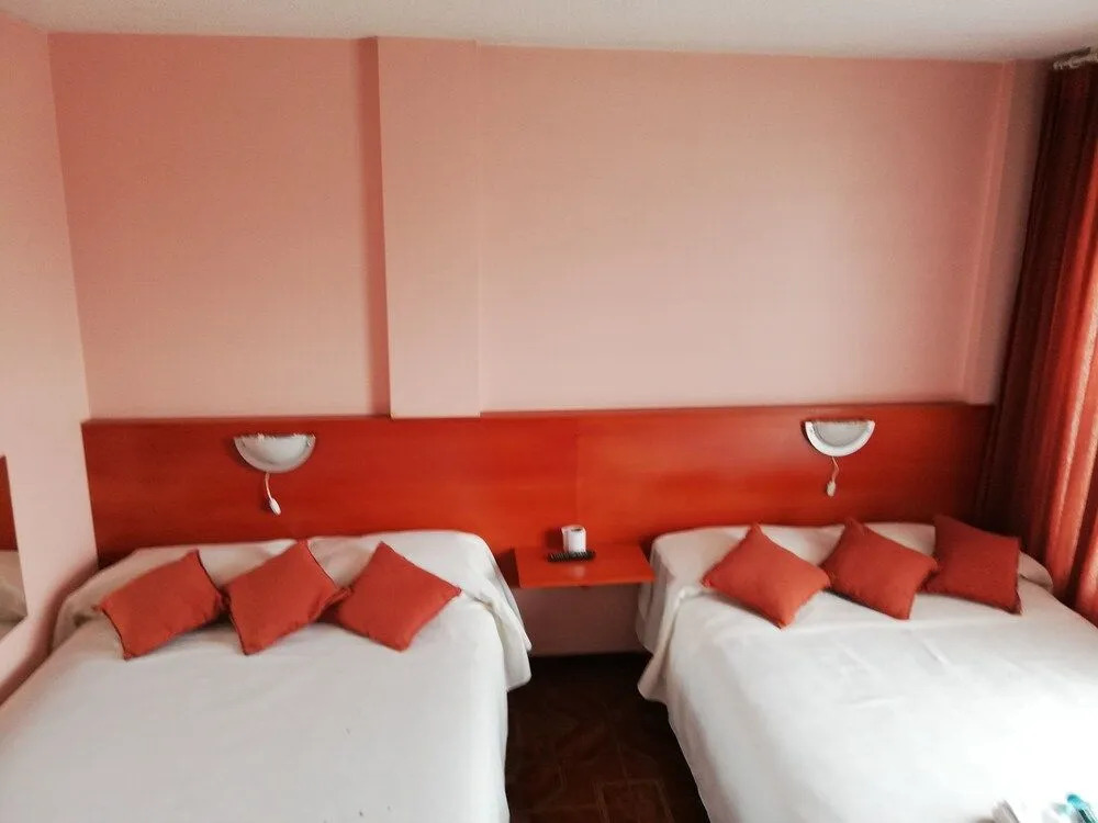 Water Palace Hostal