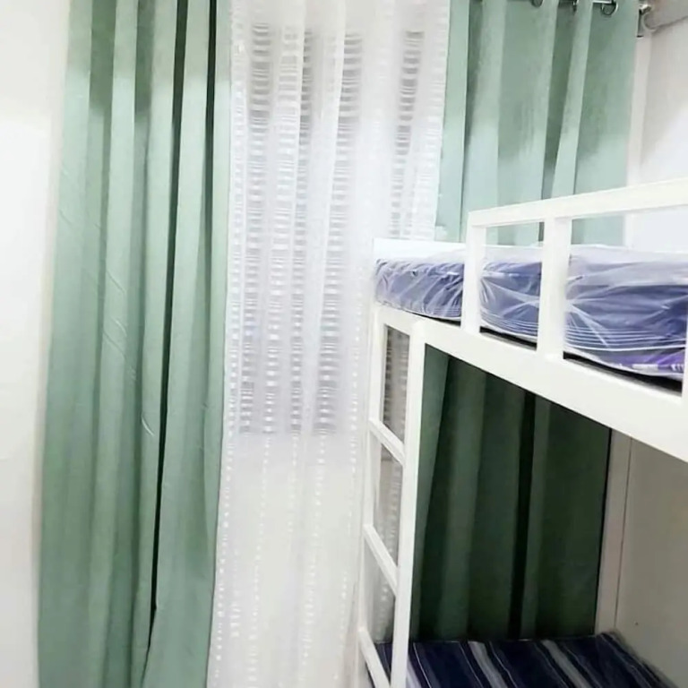 Staycation Taft Ave DLSU Green Res by darpm