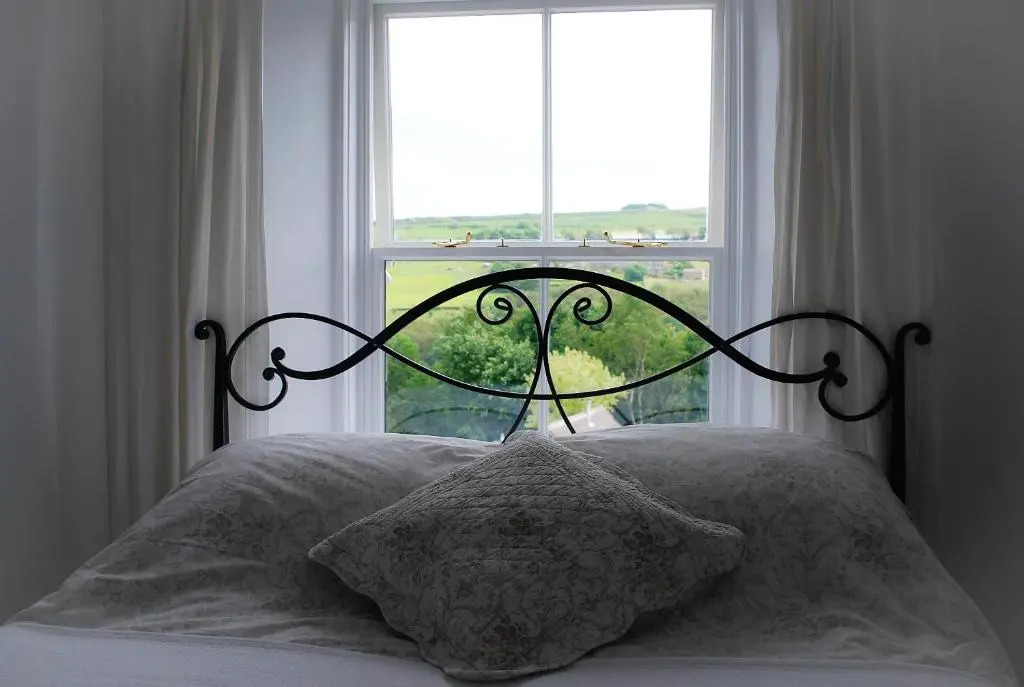 Burnlee House Apartment