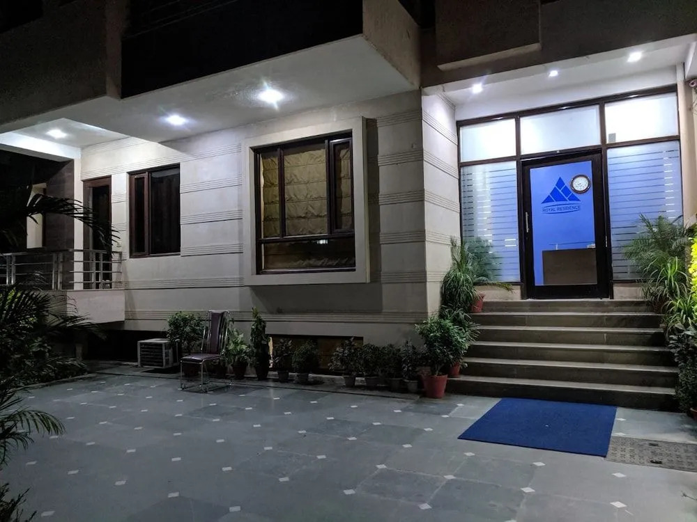 Royal Residence Huda City Centre