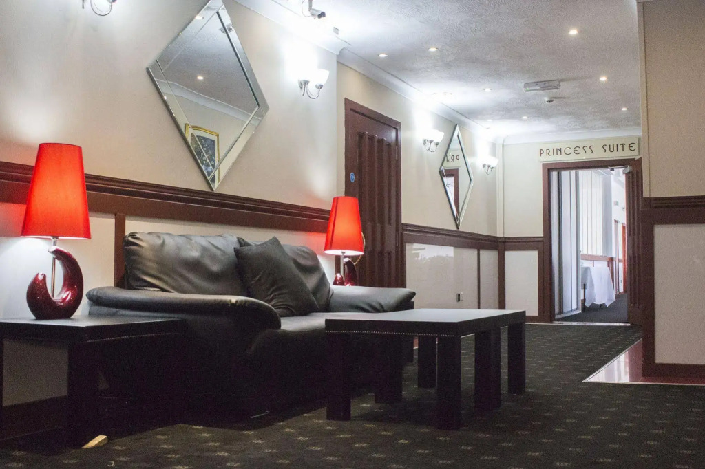 Kings Park Hotel