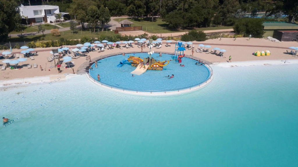 Solanas Green Park & Crystal Beach