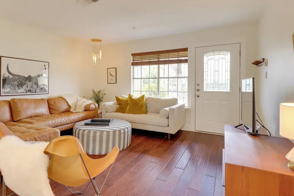 6 Mi to Dtwn Austin: Home w/ Screened Porch & Yard