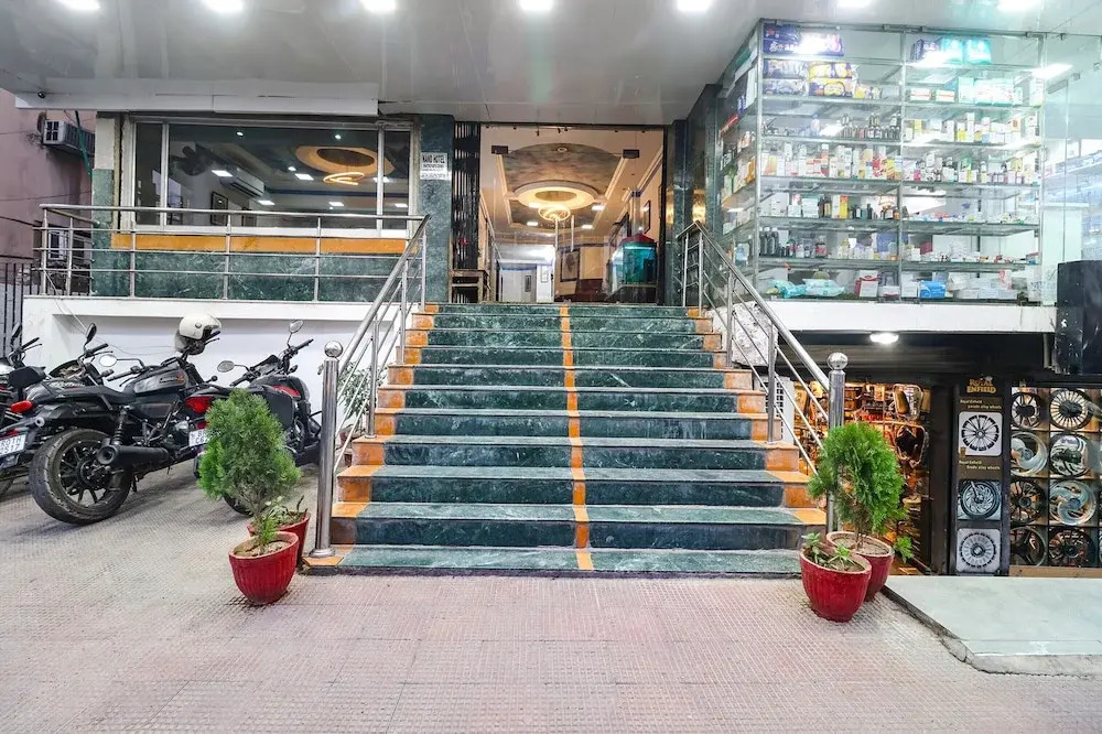 FabHotel Nand
