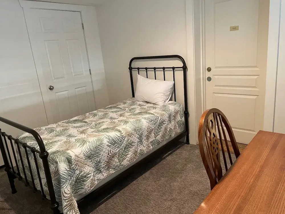 Old Rock Church Bed and Breakfast