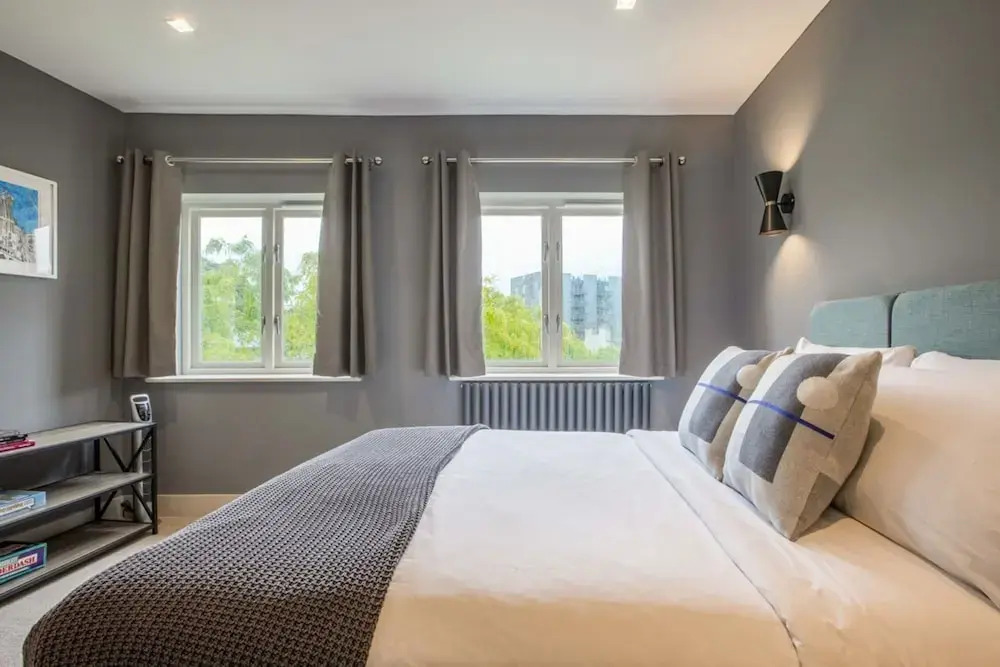 Lovely 2bed 2bath W/balcony in London Bridge, London